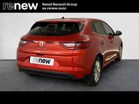 Usado Renault Mégane IV LIMITED 130 CV (95 kW) 2018 Rojo Berlina