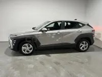 Usado Hyundai Kona 129 CV (94 kW) 2025 Gris / plata SUV