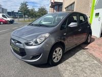Usado Hyundai ix20 90 CV (66 kW) 2014 Gris / plata Utilitario