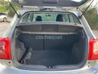 Usado Toyota Auris Luna 90 CV (66 kW) 2008 Gris / plata Utilitario