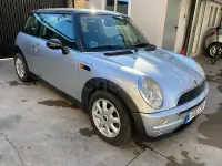 Usado Mini ONE 90 CV (66 kW) 2002 Gris / plata Utilitario