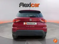 Usado Seat Arona Ecomotive 115 CV (84 kW) 2018 Rojo SUV