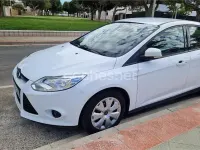 Usado Ford Focus Trend 95 CV (69 kW) 2013 Blanco Berlina