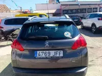 Usado Peugeot 2008 Active 92 CV (67 kW) 2015 Gris SUV