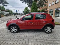 Usado Dacia Sandero Stepway 90 CV (66 kW) 2013 Granate Berlina