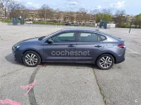 Usado Hyundai i30 120 CV (88 kW) 2019 Gris / plata Berlina