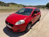 Usado Fiat Punto Active 60 CV (44 kW) 2010 Rojo Utilitario