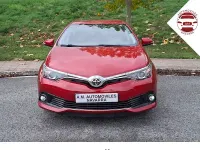 Usado Toyota Auris Active 116 CV (85 kW) 2015 Granate Berlina