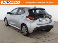 Usado Toyota Yaris Hybrid Active 116 CV (85 kW) 2022 Gris Berlina