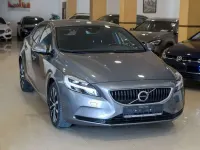 Usado Volvo V40 Momentum 150 CV (110 kW) 2019 Gris / plata Berlina