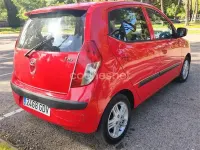 Usado Hyundai i10 Comfort 66 CV (48 kW) 2008 Rojo Utilitario
