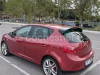 Usado Seat Ibiza Reference 75 CV (55 kW) 2012 Rojo Berlina