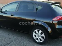Usado Seat Leon Stylance 105 CV (77 kW) 2007 Negro Utilitario