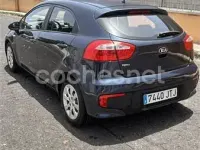 Usado Kia Rio 84 CV (61 kW) 2016 Negro Utilitario