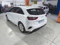 Usado Kia Ceed 100 CV (73 kW) 2022 Blanco Utilitario