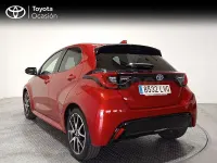 Usado Toyota Yaris Hybrid Plus 116 CV (85 kW) 2021 Rojo Berlina