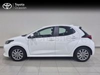 Usado Toyota Yaris Hybrid Active 116 CV (85 kW) 2023 Blanco Berlina