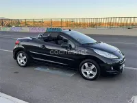 Usado Peugeot 207 CC 120 CV (88 kW) 2011 Negro Descapotable