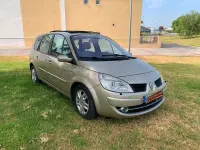 Usado Renault Grand Scénic II Dynamique 130 CV (95 kW) 2009 Beige Monovolumen