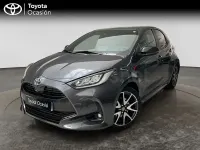 Usado Toyota Yaris Hybrid Style 116 CV (85 kW) 2022 Gris / plata Berlina