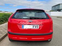 Usado Ford Focus Trend 100 CV (73 kW) 2007 Rojo Berlina