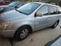 Usado Kia Carnival 185 CV (136 kW) 2010 Gris / plata Monovolumen