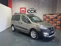 Usado Peugeot Partner Tepee Outdoor 120 CV (88 kW) 2018 Beige Monovolumen