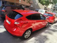 Usado Ford Focus Trend 100 CV (73 kW) 2013 Rojo Berlina