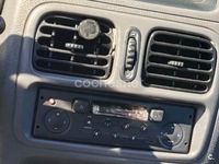 Usado Renault Clio II 60 CV (44 kW) 2001 Amarillo Berlina