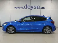 Käytetty Ford Focus ST-Line 125 HP (91 kW) 2023 Sininen Viistoperä