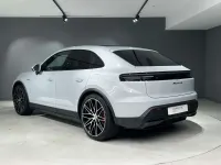 Usado Porsche Macan 380 kW (517 CV) 2025 Gris SUV