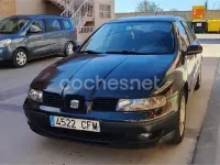 Usado Seat Leon Sport 110 CV (80 kW) 2003 Negro Utilitario