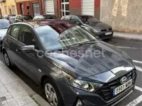 Usado Hyundai i20 84 CV (61 kW) 2022 Gris / plata Utilitario