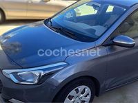 Usado Hyundai i20 84 CV (61 kW) 2016 Gris / plata Berlina