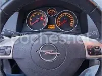 Usado Opel Astra Cosmo 100 CV (73 kW) 2008 Gris / plata Berlina