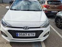 Usado Hyundai i20 100 CV (73 kW) 2019 Blanco Berlina