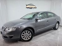 Usado VW Passat Trendline 140 CV (102 kW) 2007 Gris / plata Berlina