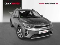 Usado Kia Stonic 100 CV (73 kW) 2025 Gris / plata SUV