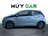 Usado Toyota Aygo X-play 72 CV (52 kW) 2020 Plateado Utilitario