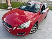 Usado Volvo V60 Summum 304 CV (223 kW) 2010 Rojo Familiar