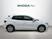 Usado Skoda Fabia Selection 95 CV (69 kW) 2024 Blanco Utilitario
