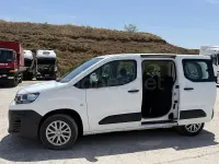Usado Citroën Berlingo Feel 102 CV (75 kW) 2021 Blanco Monovolumen