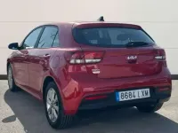 Usado Kia Rio 101 CV (74 kW) 2022 Rojo Utilitario