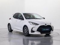 Usado Toyota Yaris Hybrid Style 116 CV (85 kW) 2022 Blanco Berlina