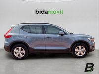 Usado Volvo XC40 Momentum 129 CV (94 kW) 2021 Gris / plata SUV