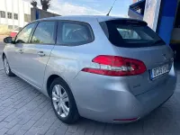 Usado Peugeot 308 SW Allure 130 CV (95 kW) 2016 Gris / plata Familiar