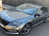 Usado Skoda Superb SportLine 150 CV (110 kW) 2022 Gris Berlina
