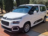 Usado Citroën Berlingo Feel 102 CV (75 kW) 2020 Blanco Monovolumen