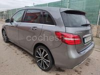 Usado Mercedes B200 136 CV (100 kW) 2018 Gris / plata Monovolumen