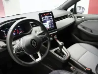 Usado Renault Clio V Techno 90 CV (66 kW) 2025 Gris / plata Berlina